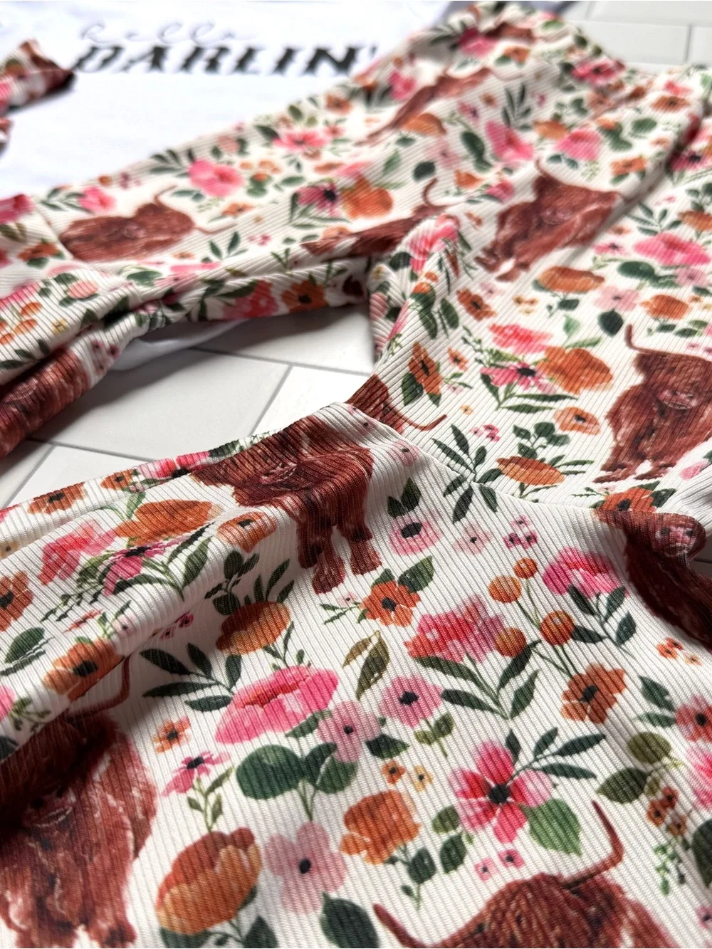 12-18🤠3pc Western Cowgirl Outfit White Bodysuit & Highland Cow Floral Flare Pant